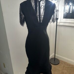 VENUS Black Backless Lace Dress